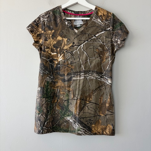 Realtree Tops - Realtree Camo Destroyed Cut Up Back T-Shirt Women's Medium